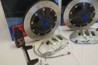 Alcon: Front Brake Kit: Subaru Impreza STi (MY05 / MY06 / MY07)